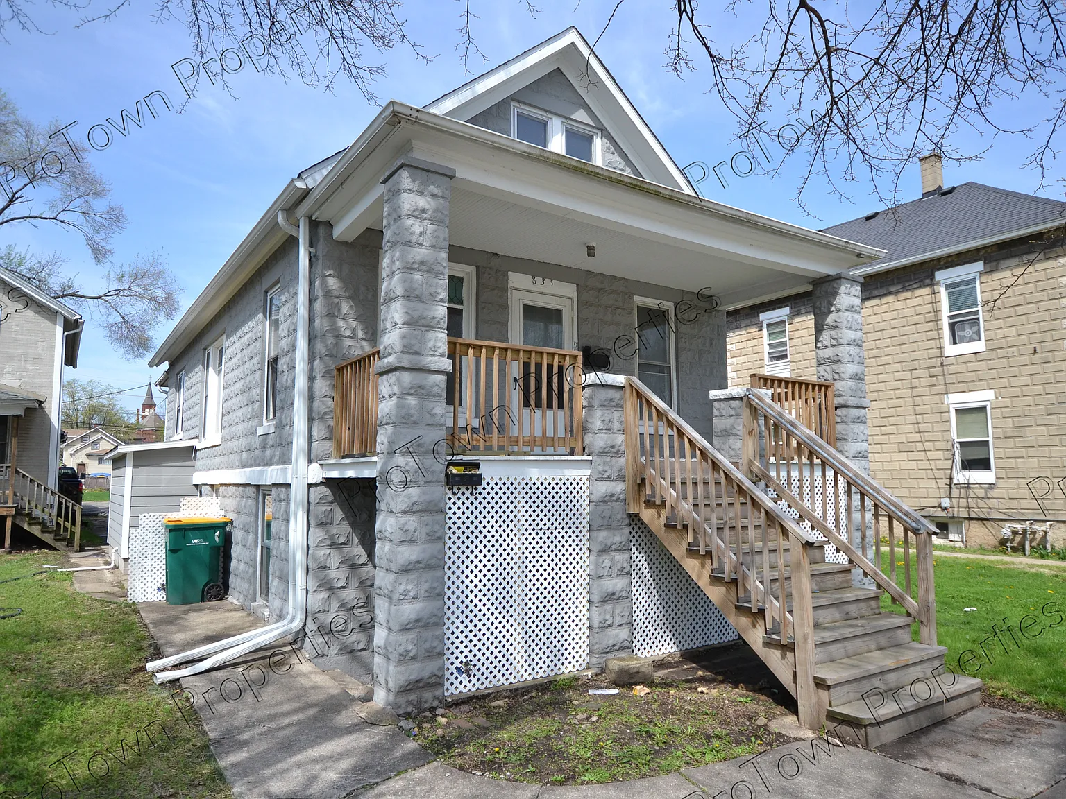 3 bed, 1.0 bath, 817 sqft, $1,225 — Photo 2