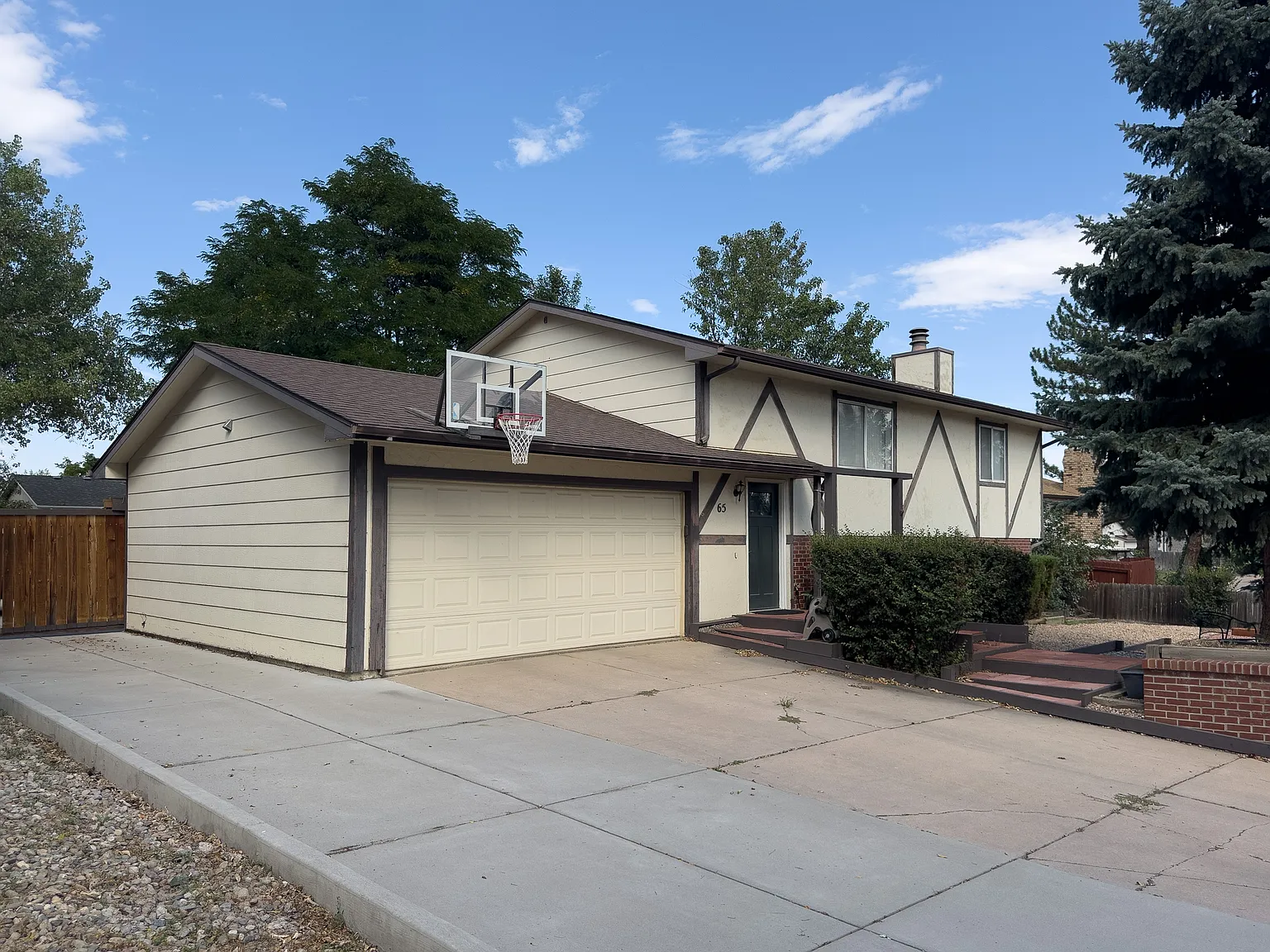 2 bed, 700 sqft, $1,750 — Photo 2