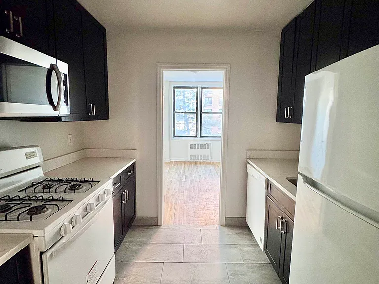 330 Lenox Rd #5C — Photo 9