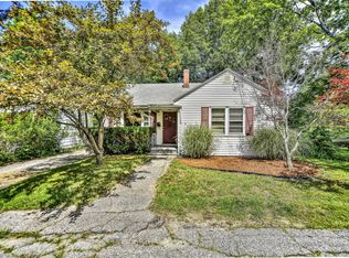 76 7th St, Auburn, ME 04210