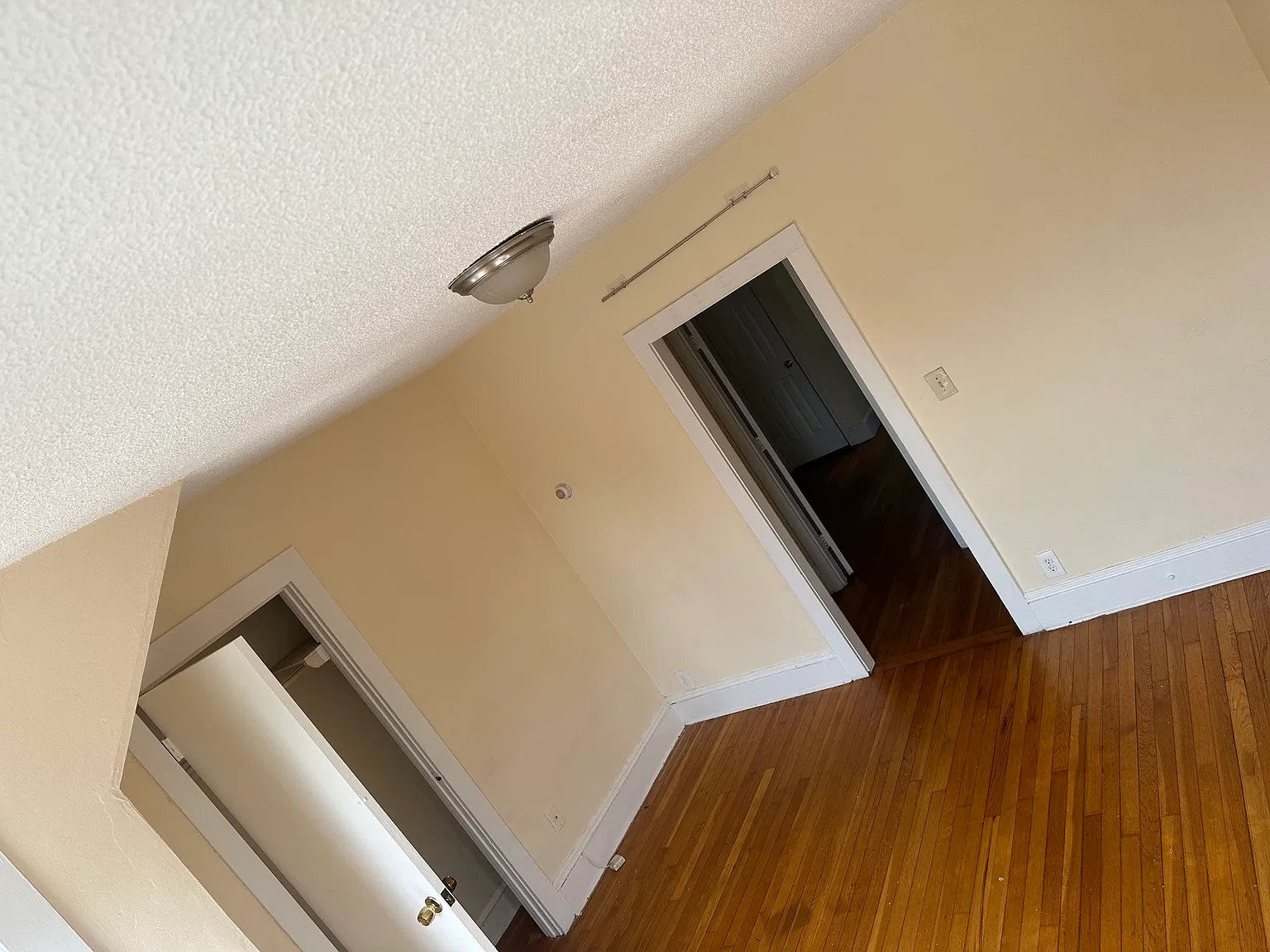 2 bed, 800 sqft, $2,078 — Photo 4
