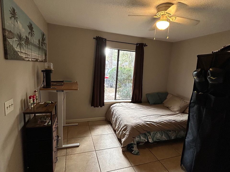 2nd image of 117 Greenbriar Trl