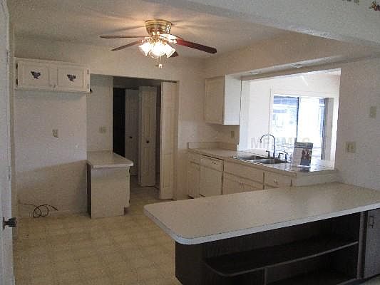 2nd image of 3173 Montclair Cir