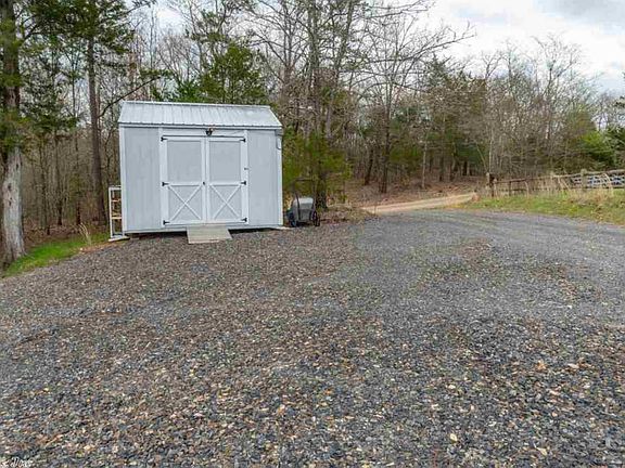 4th image of 283 Polk Road 85