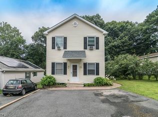 17 Canfield St, Budd Lake, NJ 07828