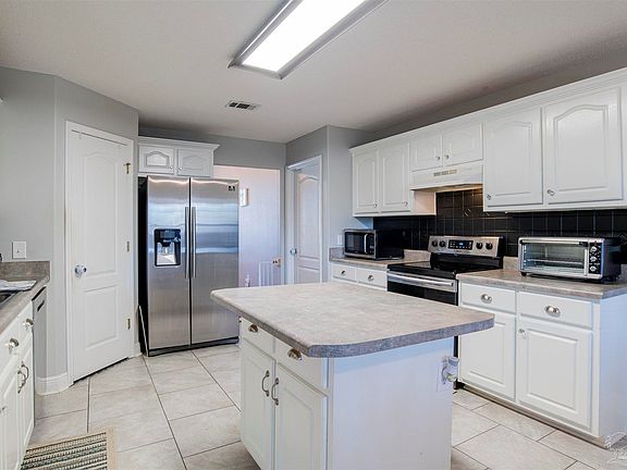 2nd image of 7951 Amethyst Dr