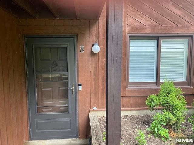 1st image of 5 Sugar Loaf Ct Unit 8