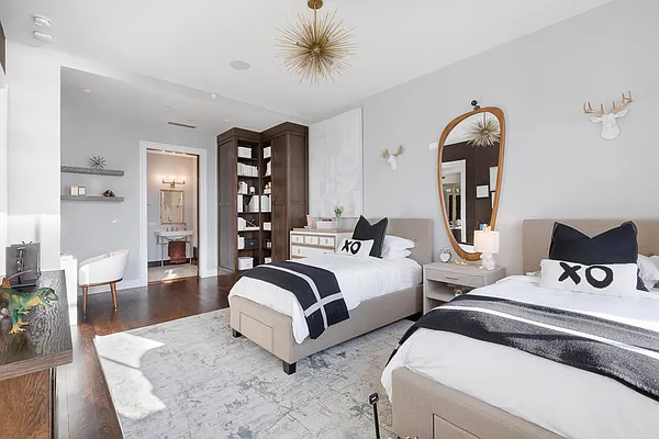 Sold by Compass | media 9