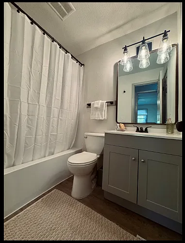 1026 Hancock Dr Photo 1