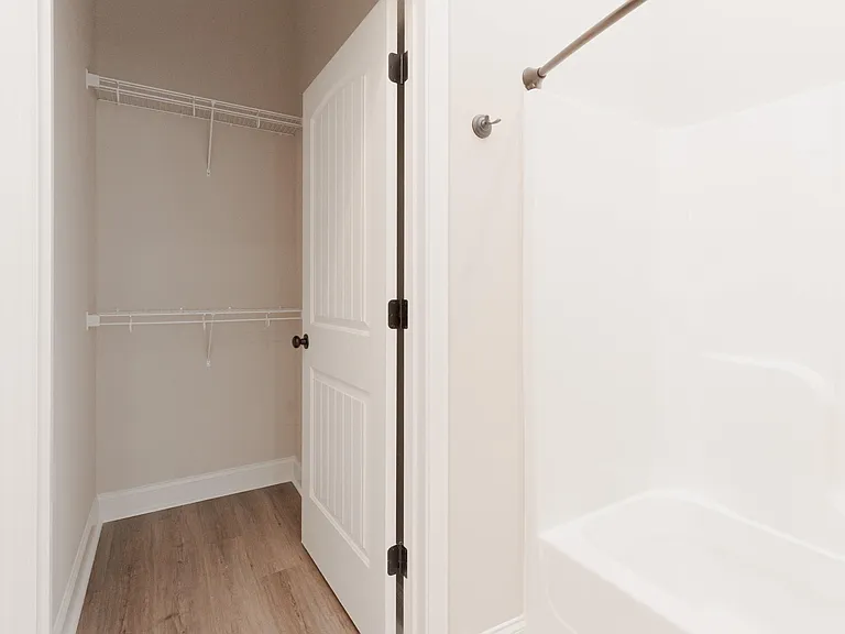 1009 Northside Dr — Photo 33