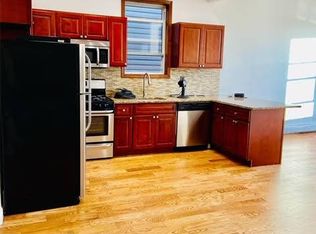 7431 65th St, Ridgewood, NY 11385