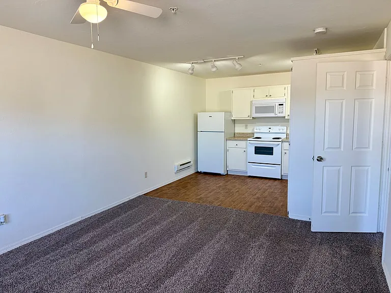 Cedar Creek Apartment Homes — Photo 14