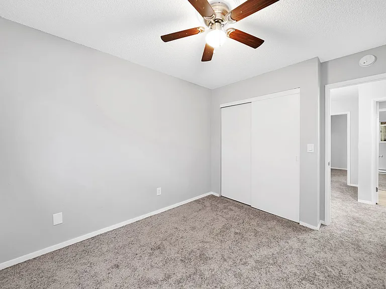 Wetherburne Square Townhomes — Photo 31