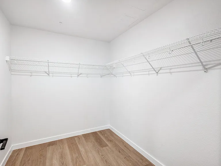 Oso Apartments — Photo 125