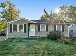 1203 Hillandale Rd, Davenport, IA 52804