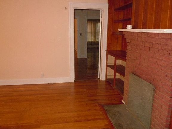 3rd image of 300 Seminole St SE