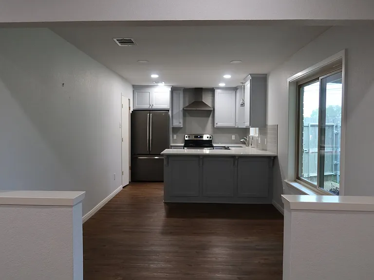 101 Travis Ln — Photo 5