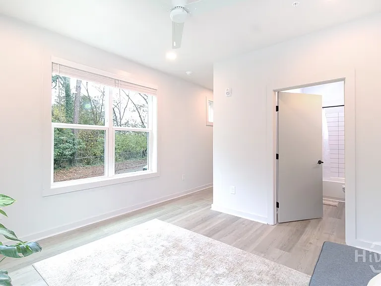 240 Martha Dr #120 — Photo 11