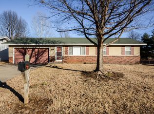 2208 N Drury Ave, Springfield, MO 65803