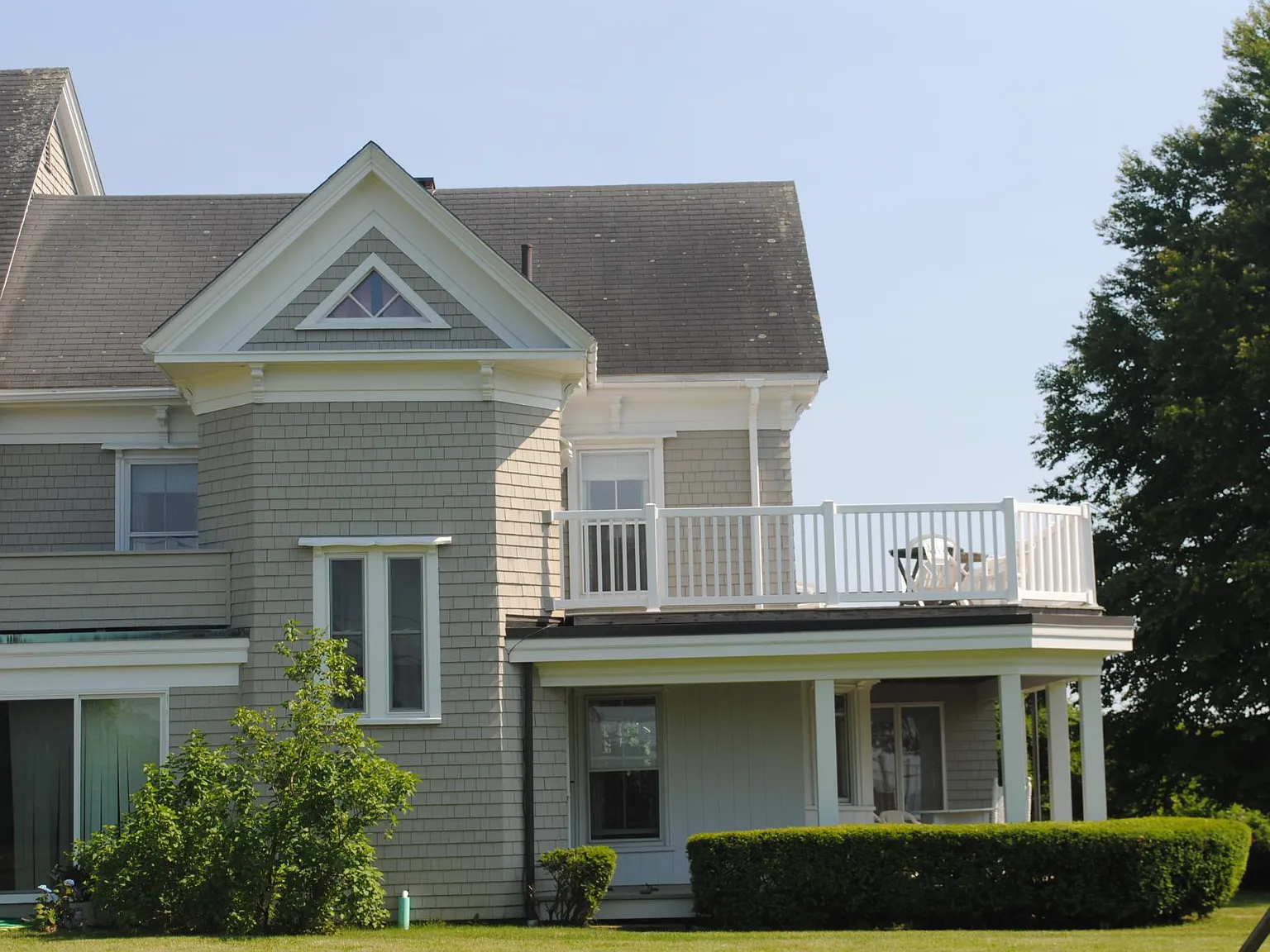 2 bed, $2,400 — Photo 2