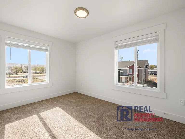 110 W Siphon Rd #BLD-3 — Photo 10