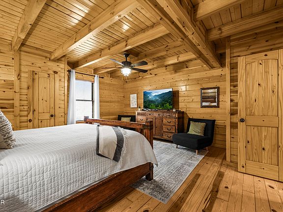 5th image of 143 White Oak Resort Way