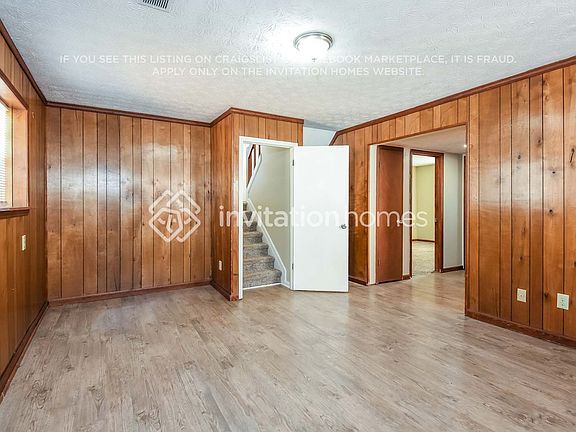 3rd image of 3165 Berkshire Manor Dr