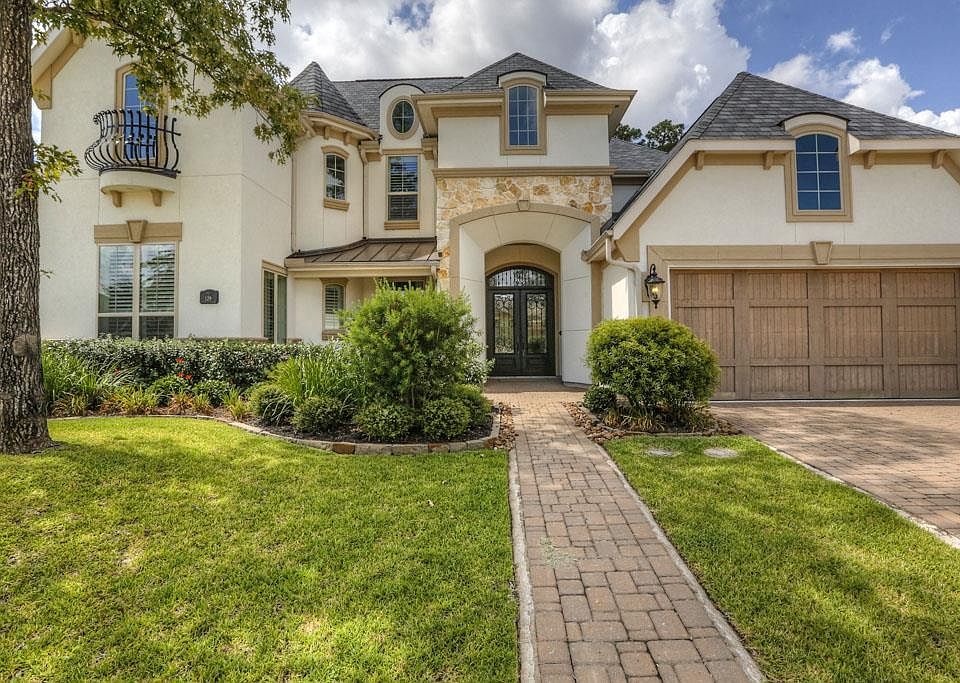 1st image of 129 Evergreen Oak Dr