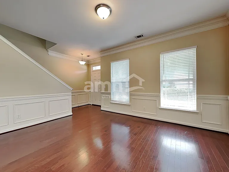 160 Grayson Ave — Photo 8