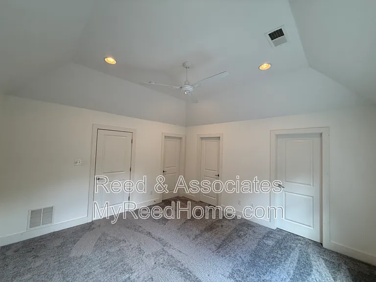 1080 Blythe St — Photo 12