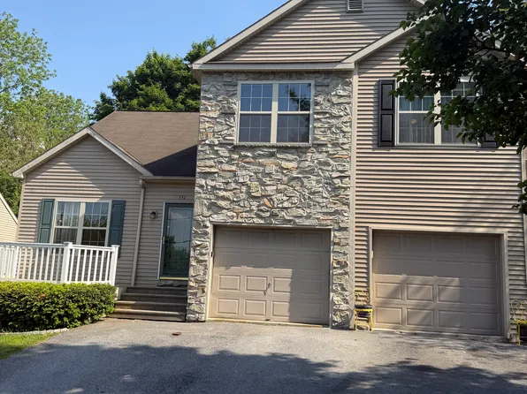 551 N State St, Ephrata, PA 17522