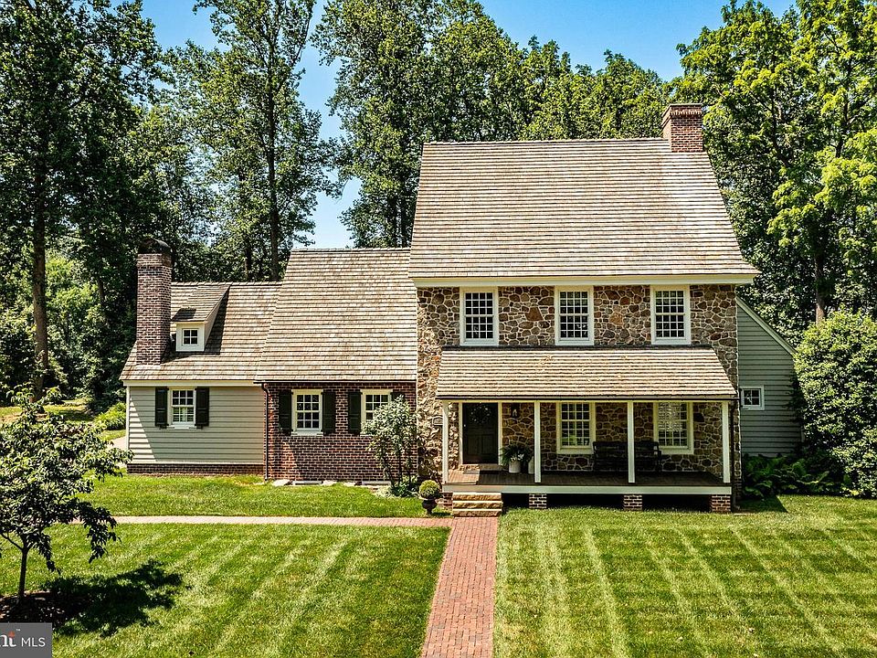 1st image of 63 Brownstone Ln