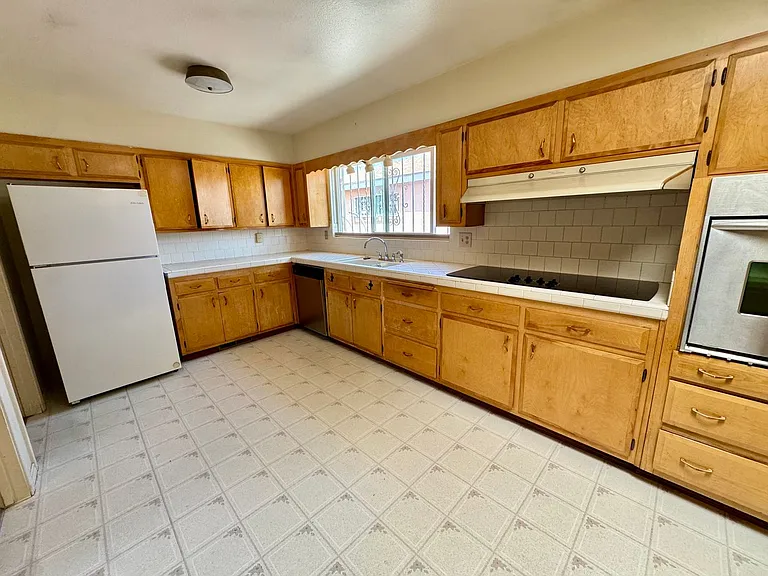 1705 California St NE — Photo 8