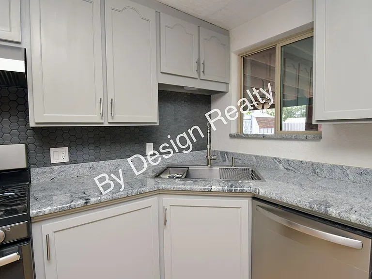 361 E Calle Arizona — Photo 19