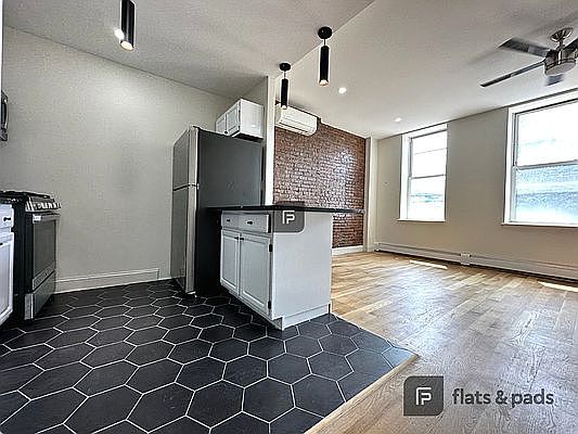 3rd image of 339 Vernon Ave #2A