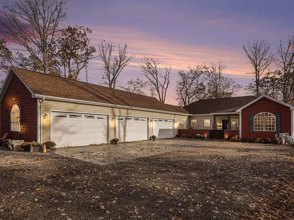 7907 Ruble Dr, Delton, MI 49046