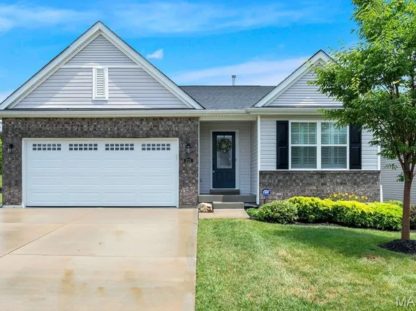 215 Cambium Ct, Wentzville, MO 63385
