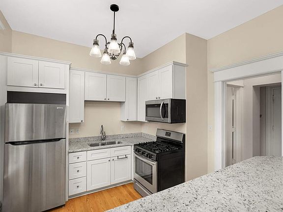 4th image of 579 Summit Ave APT 105
