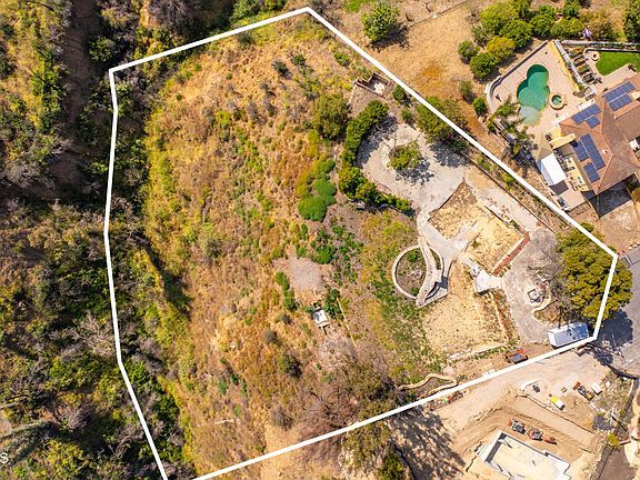 3rd image of 183 Cerro Crest Dr