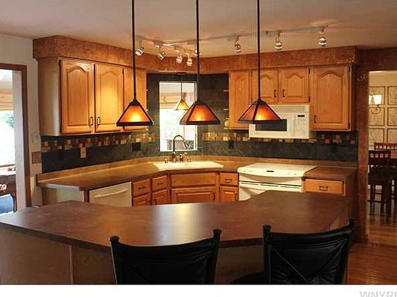 3rd image of 14 Parktrail Ln