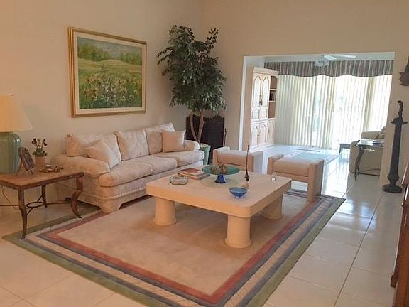 4th image of 5675 Royal Lake Cir