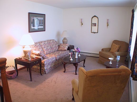 3rd image of 636 Boesel Ave