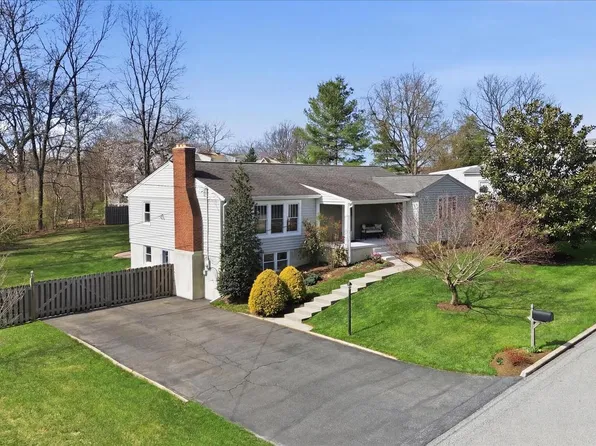 210 Oak St, Mount Airy, MD 21771