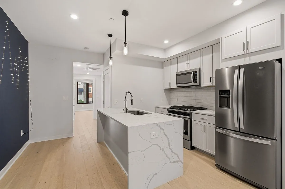 Building Photo - 531 Kennedy St NW #3