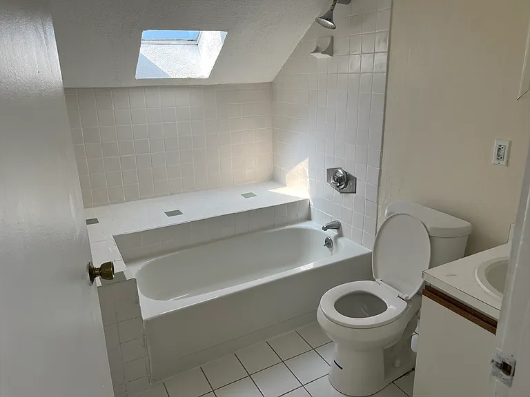 672 Massachusetts Ave #5 — Photo 5