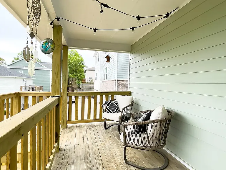 558 N Highland Ave — Photo 5