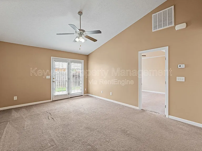 208 Satomi Way — Photo 9
