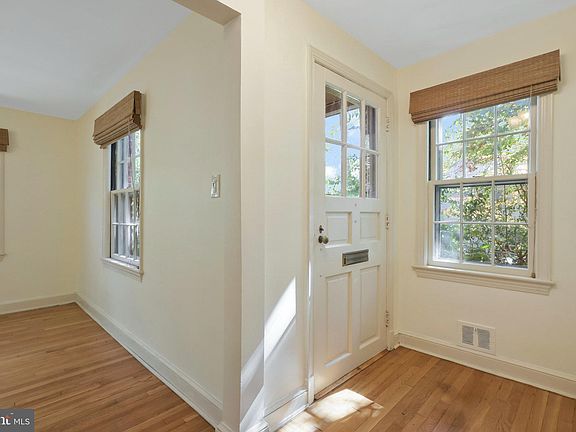 5th image of 207 Poplar Dr