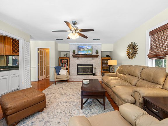 4th image of 2321 Haverhill Rd