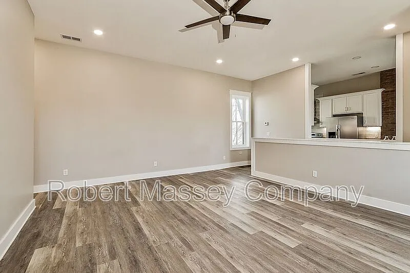 2 bed, 2.0 bath, 1350 sqft, $1,895 — Photo 4